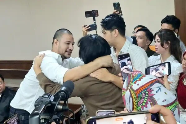 Momen Haru Ammar Zoni di Pengadilan